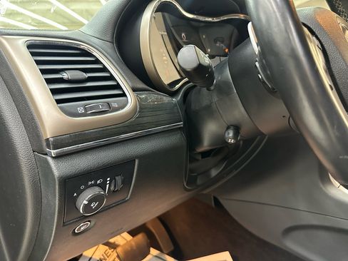 Used 2015 Jeep Grand Cherokee Overland image 19