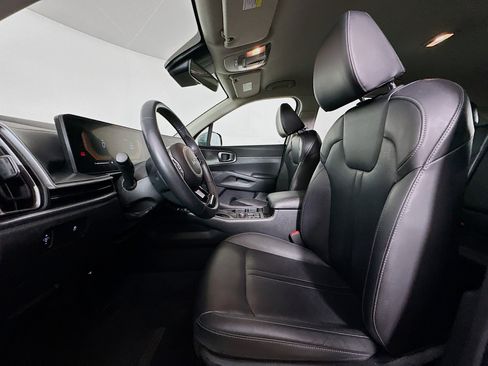 Used 2024 Kia Sorento S image 13