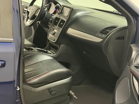 Used 2017 Dodge Grand Caravan GT FWD image 13