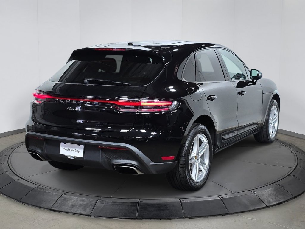Certified 2023 Porsche Macan AWD/4WD image 7