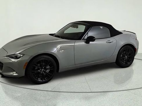 New 2026 MAZDA MX-5 Miata Club w/ Interior Package RWD image 3
