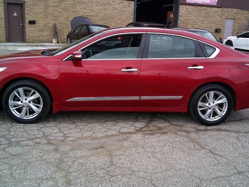 Used 2015 Nissan Altima 2.5 SV w/ Convenience Package FWD image 8