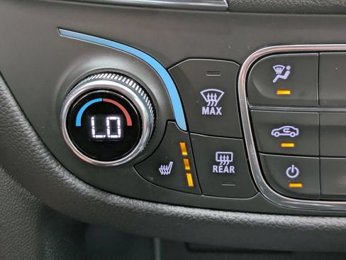 Used 2023 Chevrolet Equinox LT AWD/4WD image 7