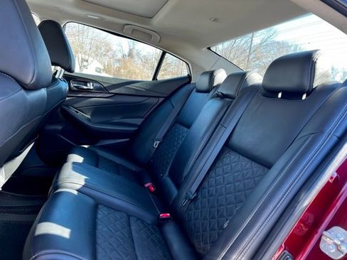 Used 2018 Nissan Maxima Platinum image 15