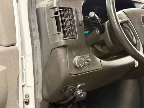Used 2021 Chevrolet Express 3500 w/ Power Convenience Package RWD image 29