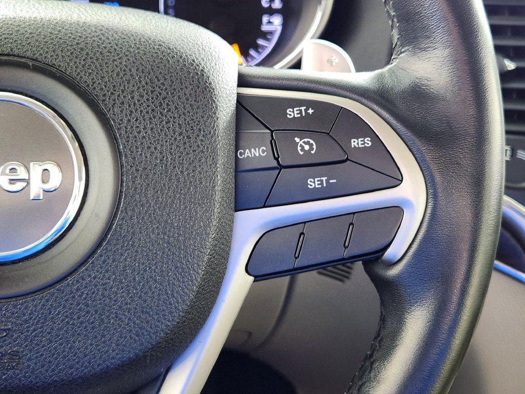 Used 2015 Jeep Grand Cherokee Limited w/ Trailer Tow Group IV AWD/4WD image 19