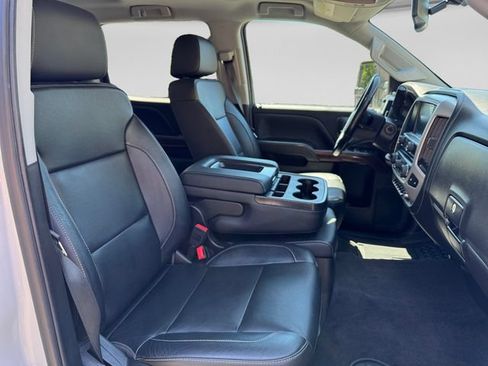 Used 2018 GMC Sierra 3500 SLE w/ SLE Preferred Package AWD/4WD image 16