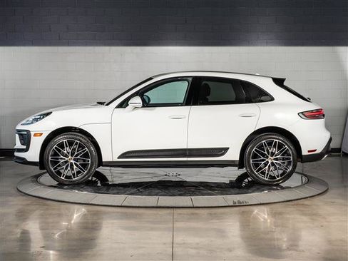 Used 2023 Porsche Macan AWD/4WD image 2