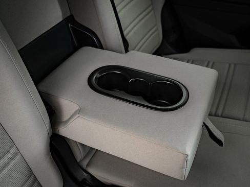 Used 2024 Volkswagen Tiguan S image 41