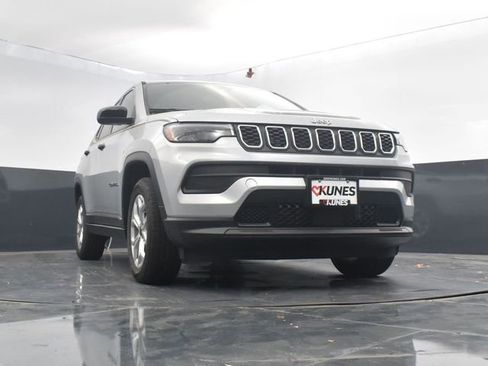 New 2025 Jeep Compass Sport w/ Mopar Graphics Package image 44