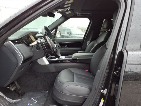 New 2026 Land Rover Range Rover Long Wheelbase SE AWD/4WD image 10