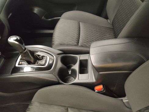 Used 2020 Nissan Rogue S AWD/4WD image 26
