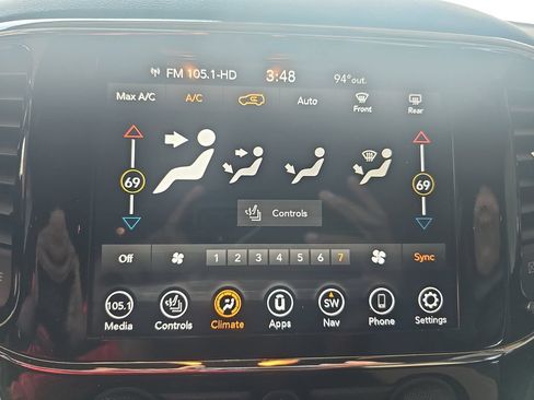 Used 2022 Jeep Grand Cherokee Laredo X AWD/4WD image 24