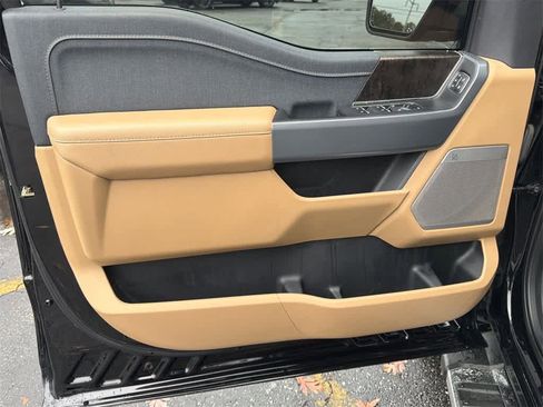 Used 2023 Ford F150 Lariat w/ Trailer Tow Package image 11