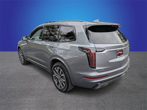 Used 2021 Cadillac XT6 Sport w/ Platinum Package image 3