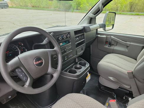 New 2025 GMC Savana 3500 Extended w/ Power Convenience Package image 19