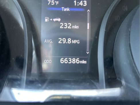 Used 2023 Toyota Camry SE image 13