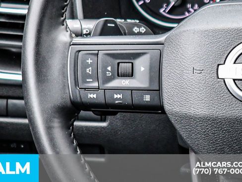 Used 2025 Nissan Rogue SV FWD image 35