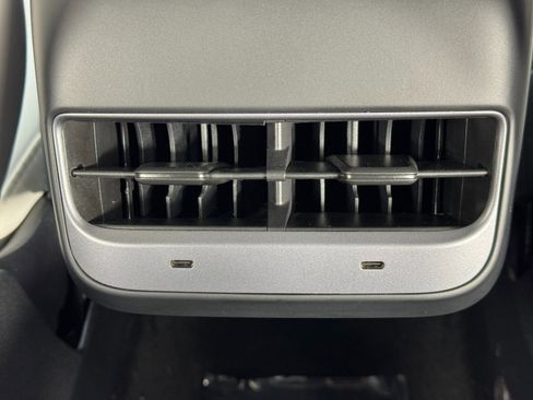 Used 2022 Tesla Model Y Performance image 34