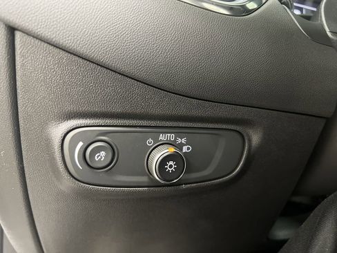 Used 2023 Chevrolet Equinox LS AWD/4WD image 17