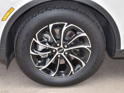 New 2026 Lincoln Nautilus Premier AWD/4WD image 39