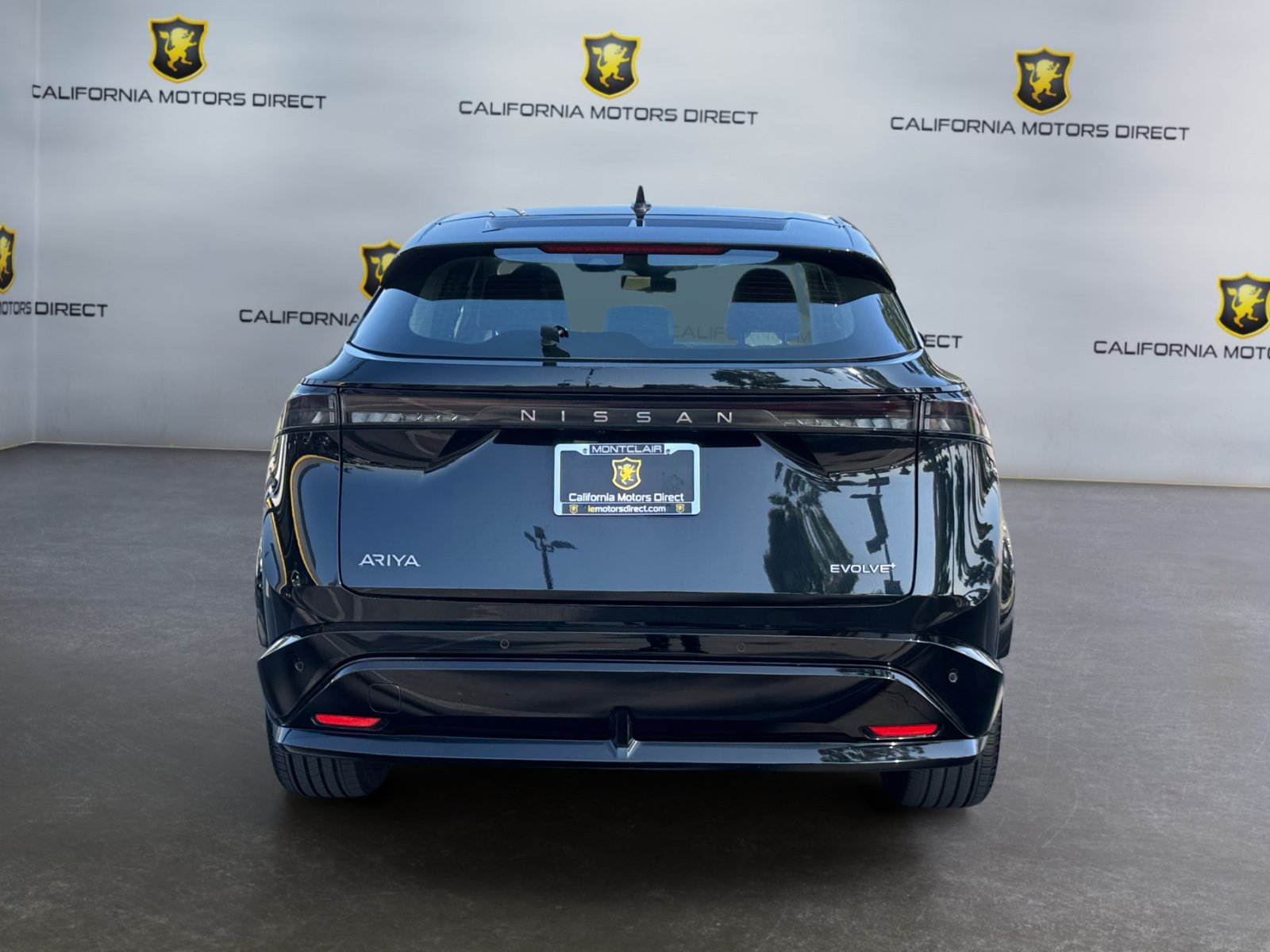 Used 2023 Nissan Ariya FWD image 4