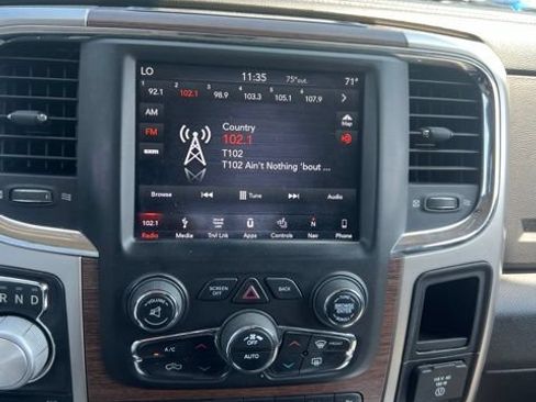 Used 2018 RAM 1500 Laramie w/ Convenience Group AWD/4WD image 18