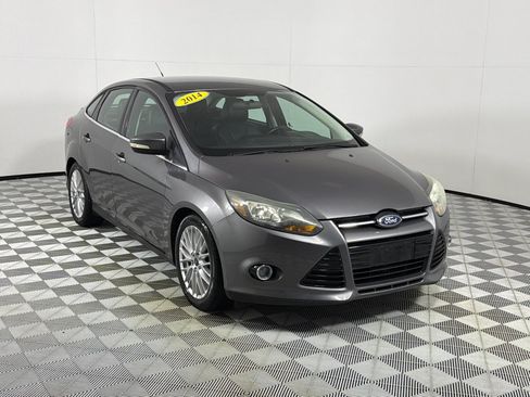Used 2014 Ford Focus Titanium FWD image 3