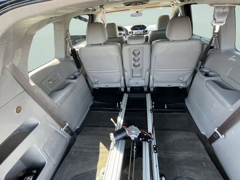 Used 2015 Honda Odyssey EX-L image 16
