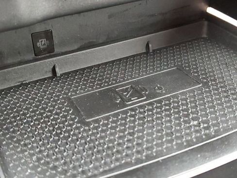 Used 2022 Nissan Rogue Platinum w/ Head-Up Display Package image 31