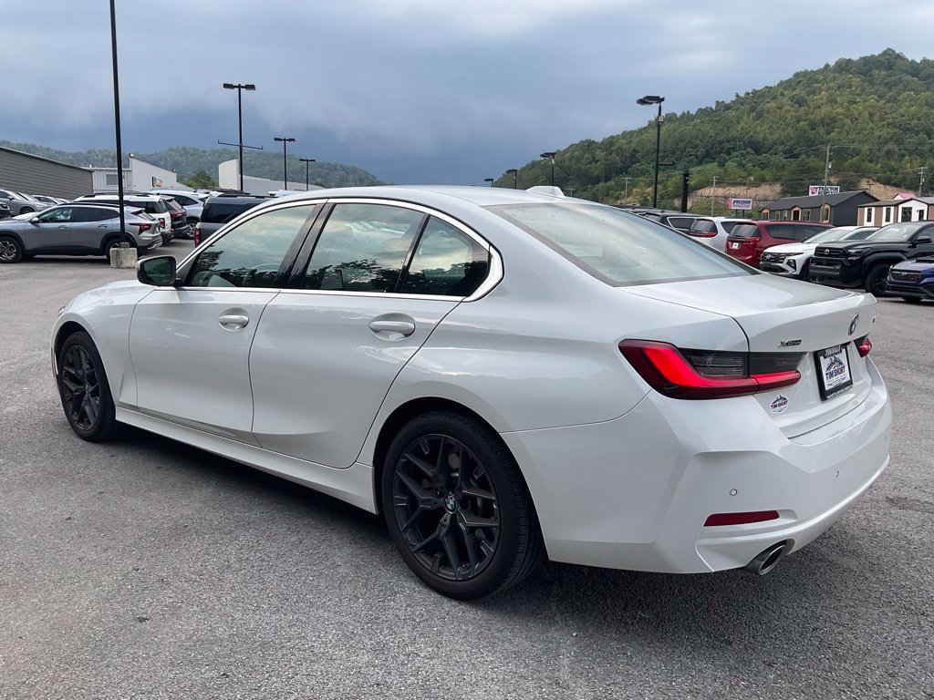 Used 2026 BMW 330i xDrive Sedan AWD/4WD image 4