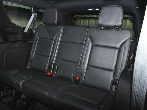 Used 2021 Chevrolet Suburban Z71 w/ Z71 Off-Road Package AWD/4WD image 49