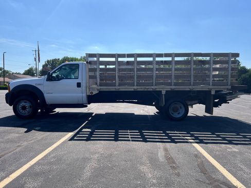 Used 2006 Ford F450 2WD Regular Cab Super Duty image 3