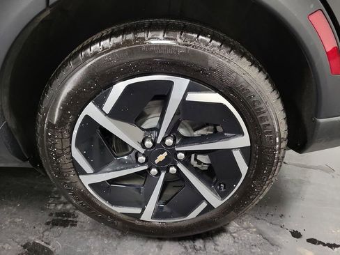 Used 2025 Chevrolet Equinox EV LT image 10