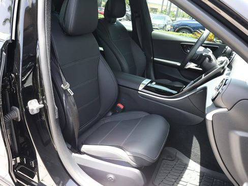 Used 2025 Mercedes-Benz C 300 Sedan image 23