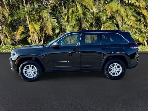 Used 2024 Jeep Grand Cherokee Laredo w/ Luxury Tech Group I RWD image 8