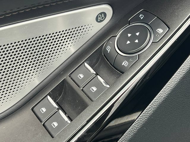 Used 2021 Ford Explorer Platinum w/ Equipment Group 601A AWD/4WD image 19