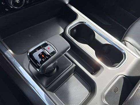 New 2026 Chevrolet Silverado 1500 High Country w/ High Country Premium Package AWD/4WD image 37