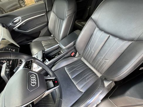 Used 2022 Audi e-tron S Premium Plus AWD/4WD image 5