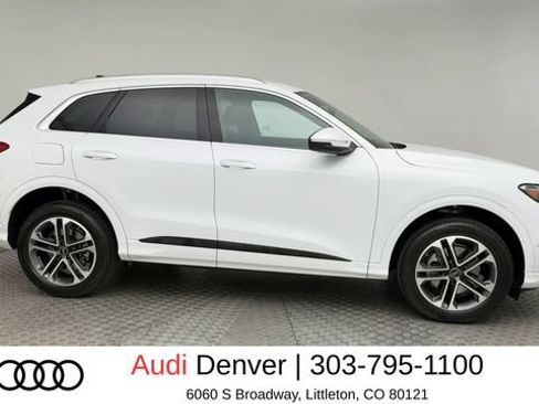 Used 2025 Audi Q5 Premium w/ 19" Wheel Package AWD/4WD image 9