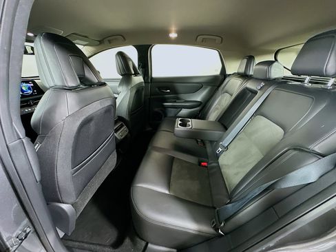 Used 2023 Nissan Ariya FWD image 28