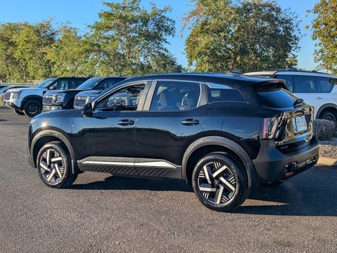 Certified 2025 Nissan Kicks SV image 4