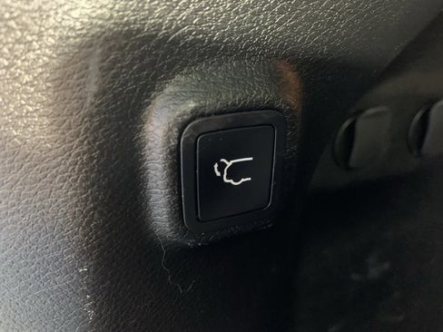 Used 2020 Jeep Cherokee Limited image 21