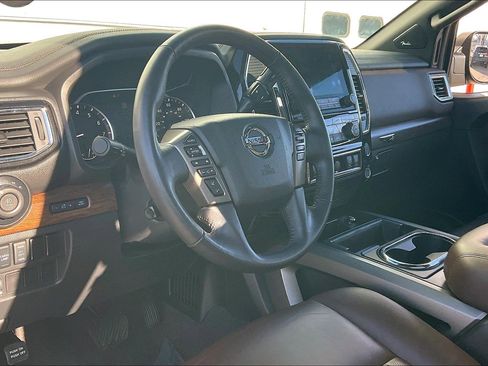Used 2022 Nissan Titan Platinum Reserve w/ Moonroof Package image 18