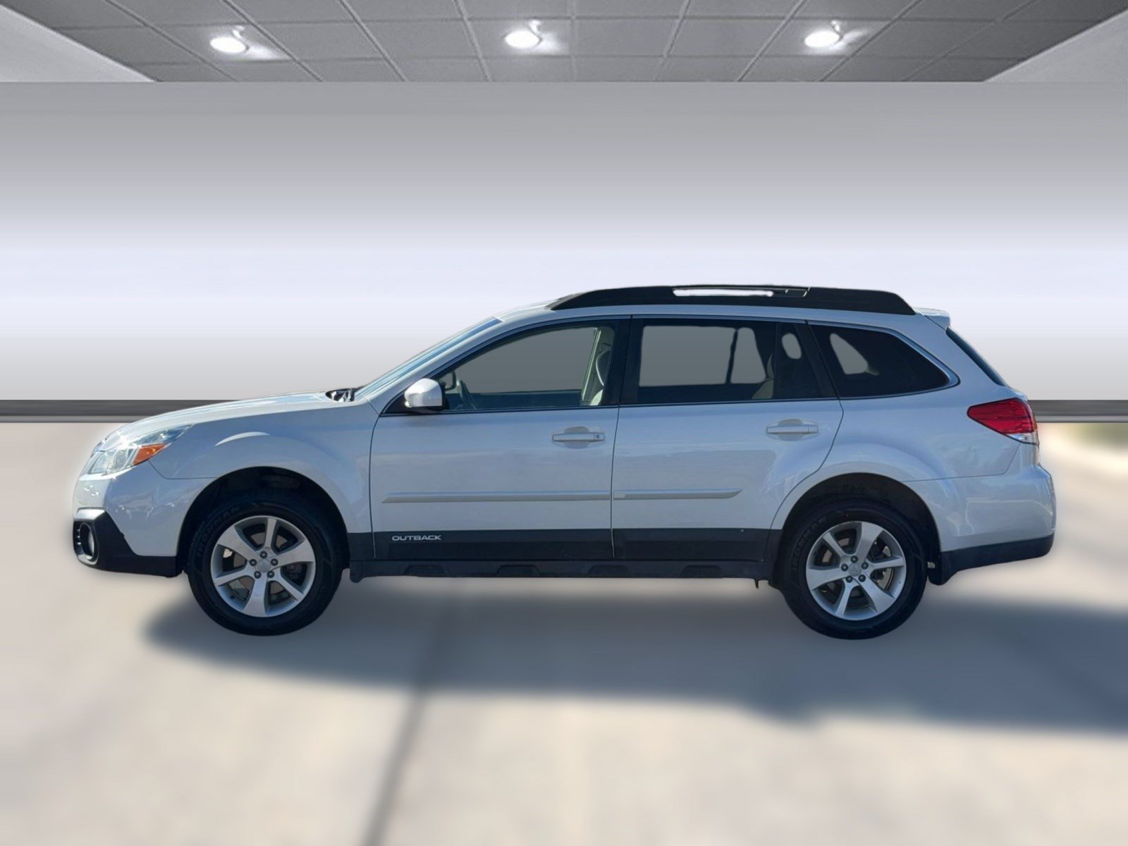 Used 2014 Subaru Outback 2.5i Premium AWD/4WD image 2