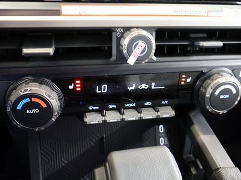New 2025 Toyota Tacoma TRD Off-Road AWD/4WD image 18