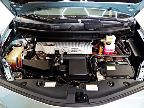 Used 2016 Toyota Prius V Three FWD image 5