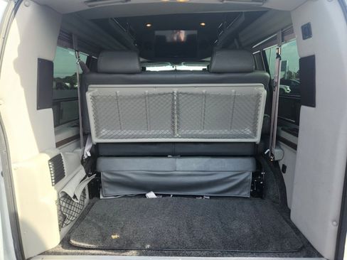 Used 2015 Chevrolet Express 2500 RWD image 18