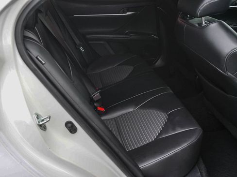 Used 2022 Toyota Camry SE w/ Carpet Mat Package (TMS) FWD image 14