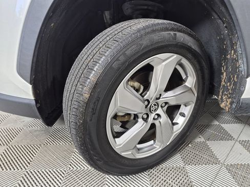 Used 2021 Toyota RAV4 Limited AWD/4WD image 10